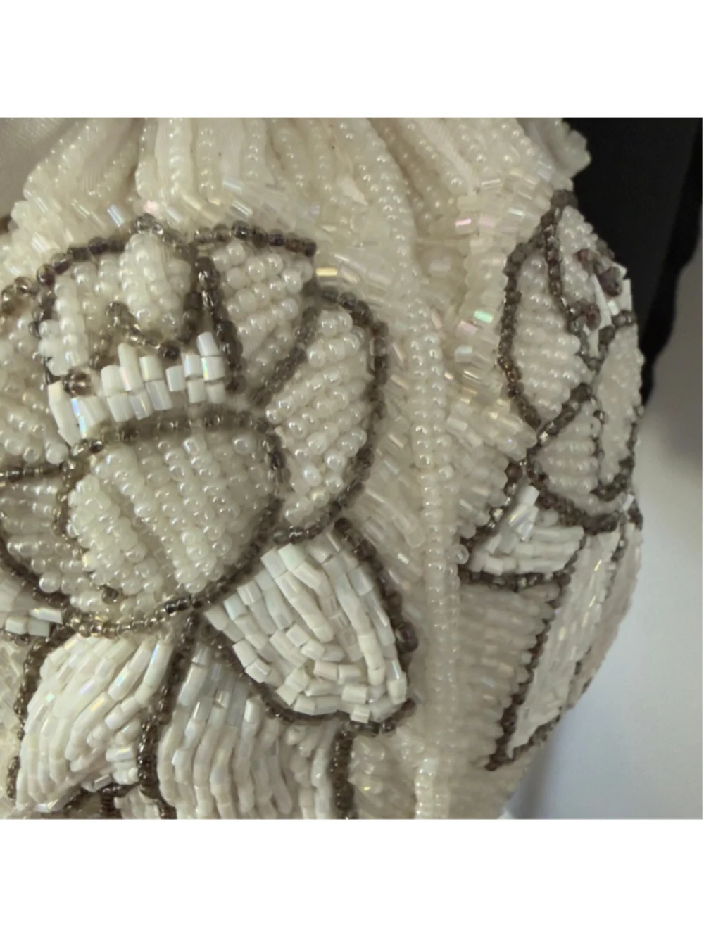 Women's Unbranded White Beaded Floral Drawstring Pouch Clutch One Size